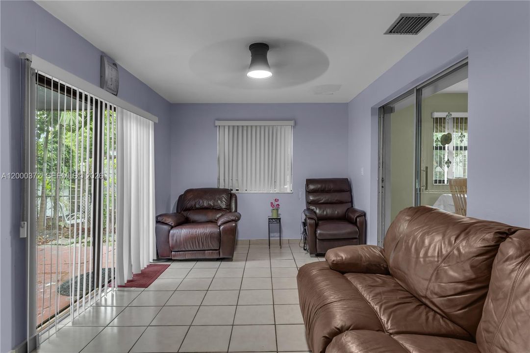 Active With Contract: $609,000 (3 beds, 2 baths, 1596 Square Feet)