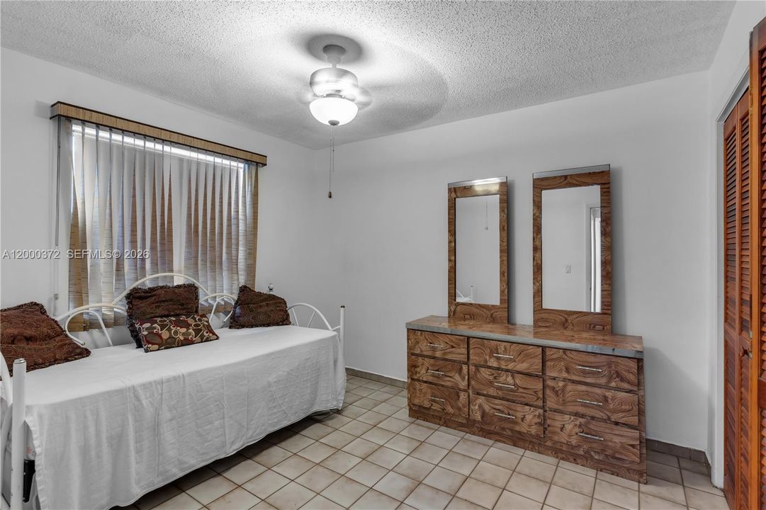 2nd Bedroom