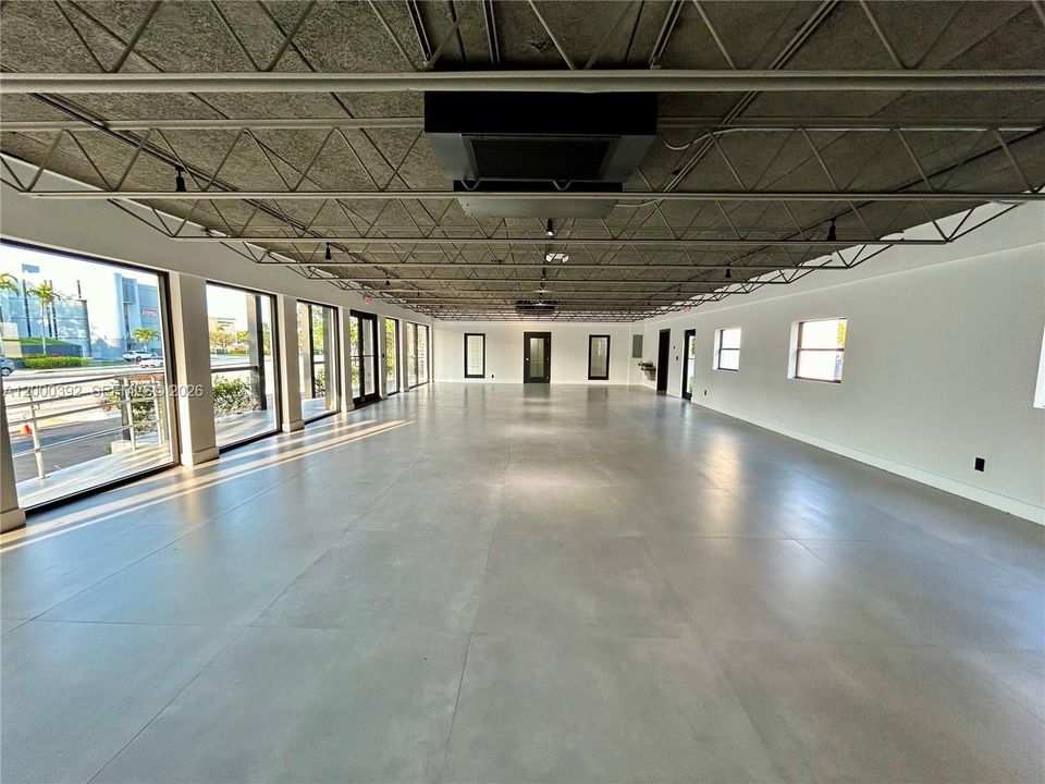 customizable open floor area