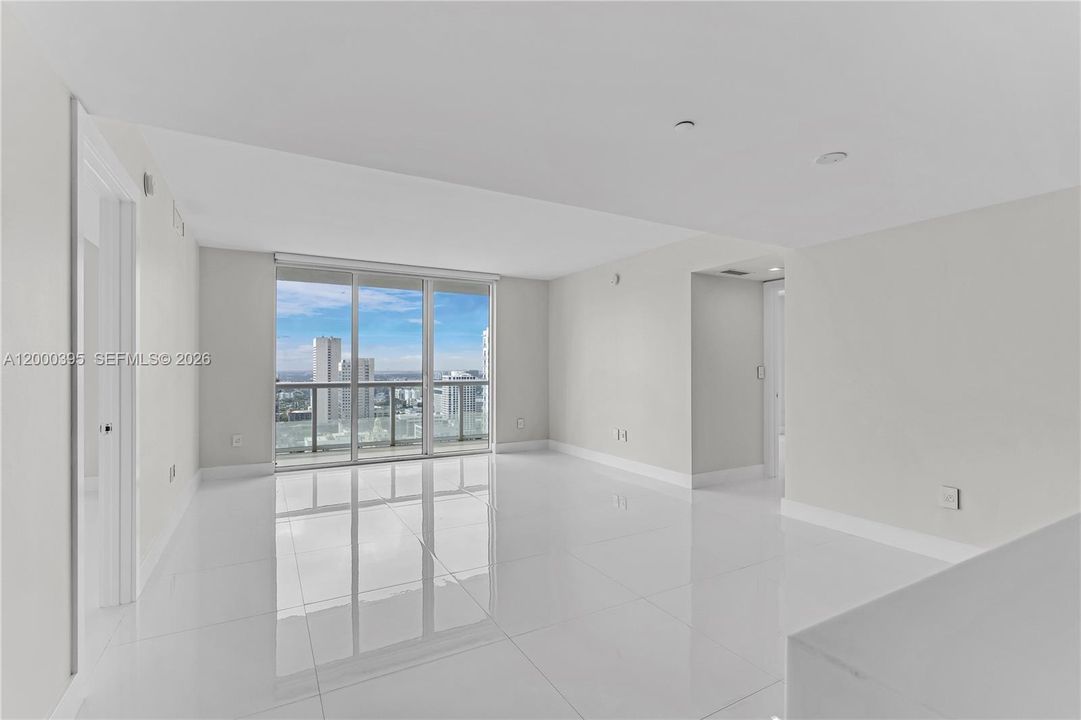 For Sale: $692,500 (2 beds, 2 baths, 1256 Square Feet)