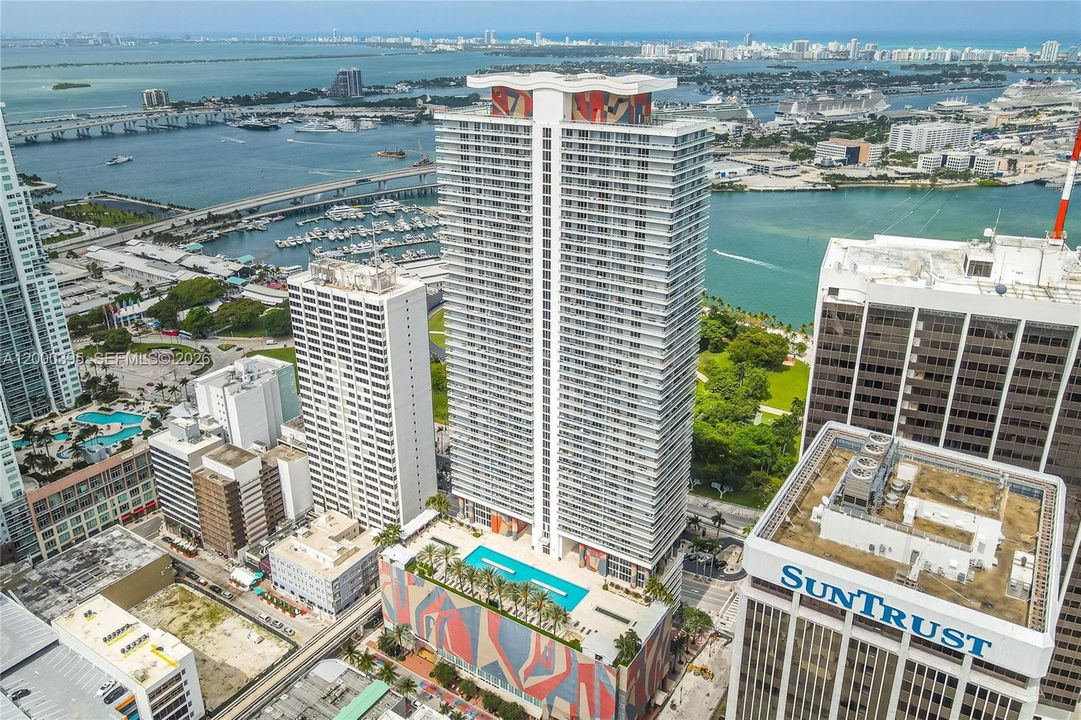 For Sale: $692,500 (2 beds, 2 baths, 1256 Square Feet)