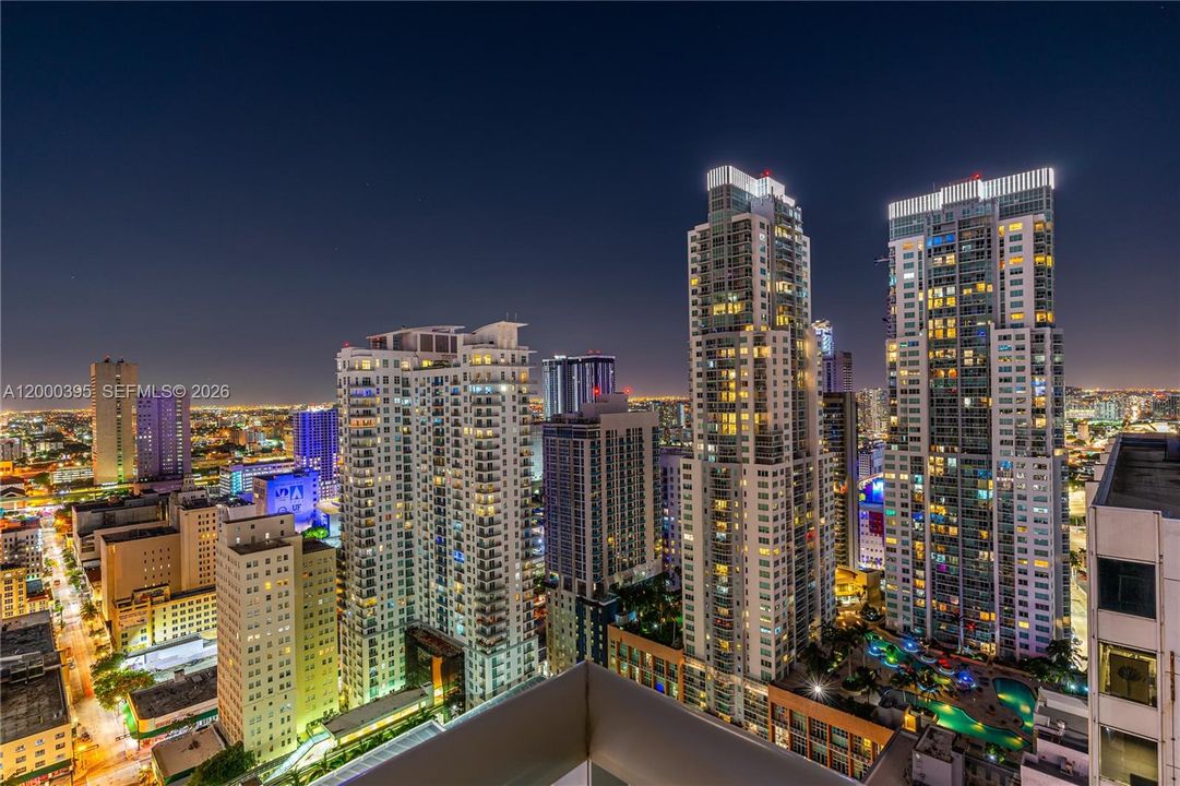For Sale: $692,500 (2 beds, 2 baths, 1256 Square Feet)