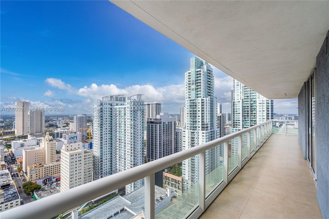 For Sale: $692,500 (2 beds, 2 baths, 1256 Square Feet)