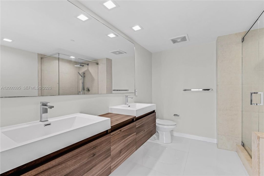 For Sale: $692,500 (2 beds, 2 baths, 1256 Square Feet)
