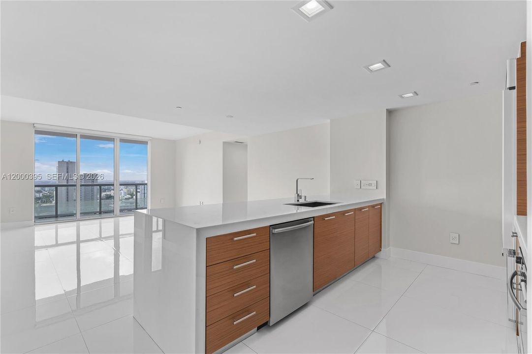 For Sale: $692,500 (2 beds, 2 baths, 1256 Square Feet)