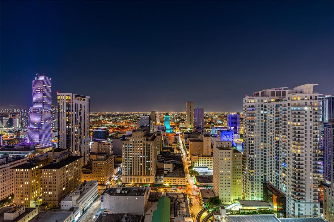 For Sale: $692,500 (2 beds, 2 baths, 1256 Square Feet)
