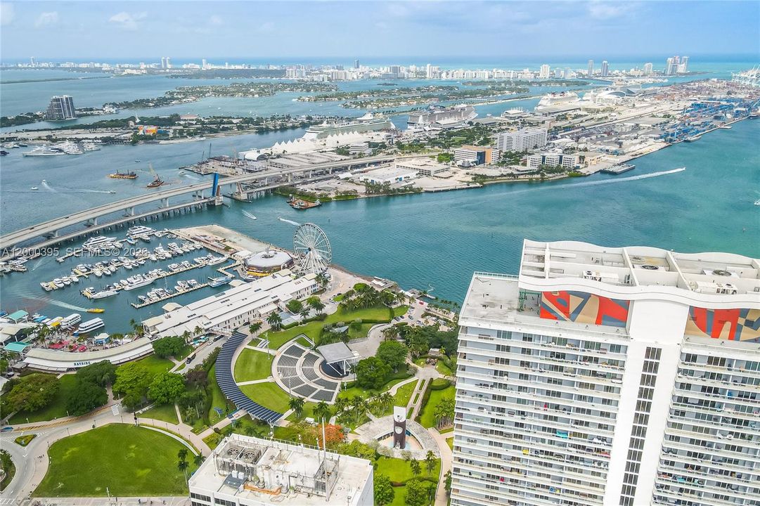 For Sale: $692,500 (2 beds, 2 baths, 1256 Square Feet)