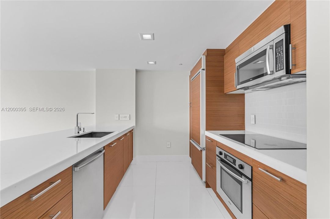 For Sale: $692,500 (2 beds, 2 baths, 1256 Square Feet)