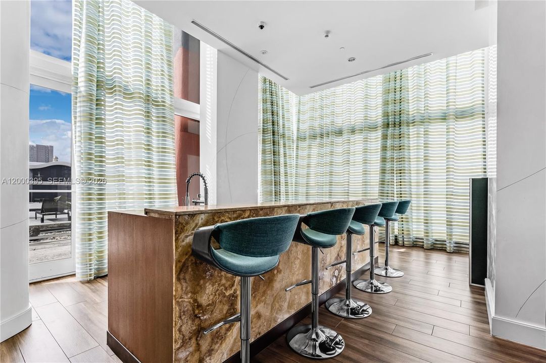 For Sale: $692,500 (2 beds, 2 baths, 1256 Square Feet)