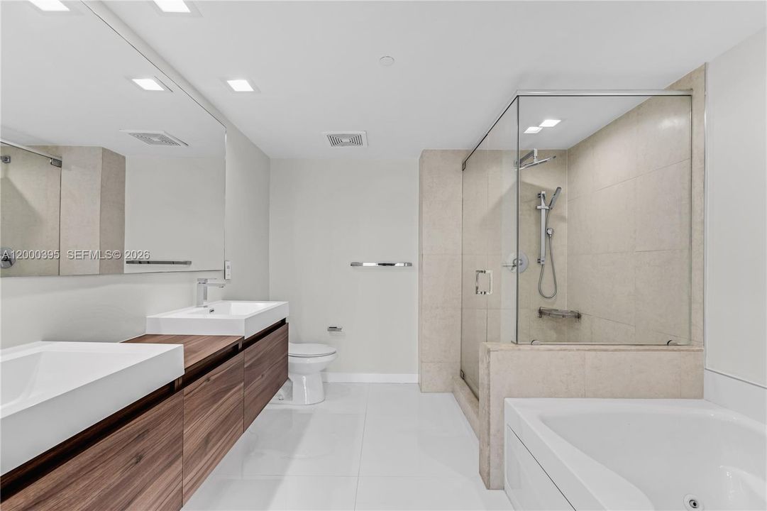 For Sale: $692,500 (2 beds, 2 baths, 1256 Square Feet)
