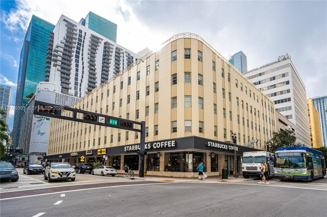 For Sale: $692,500 (2 beds, 2 baths, 1256 Square Feet)
