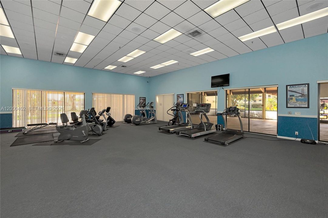Active With Contract: $235,000 (2 beds, 2 baths, 912 Square Feet)