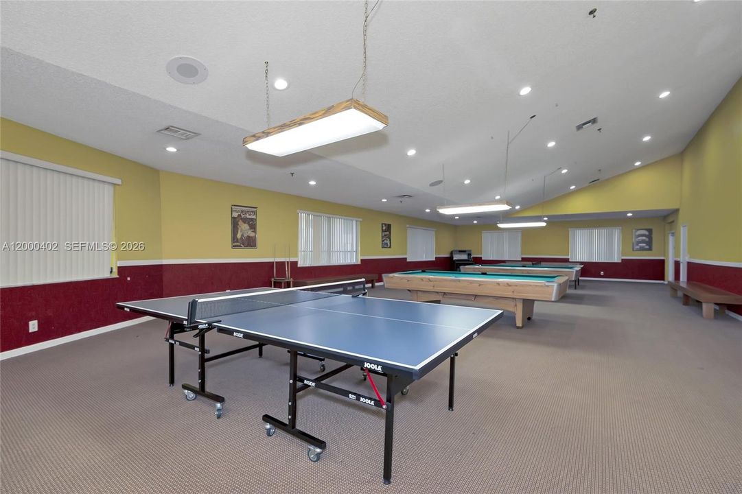 Active With Contract: $235,000 (2 beds, 2 baths, 912 Square Feet)