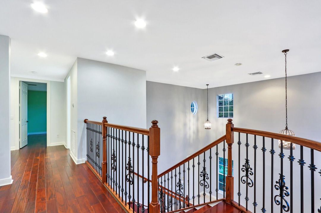 2nd floor landing