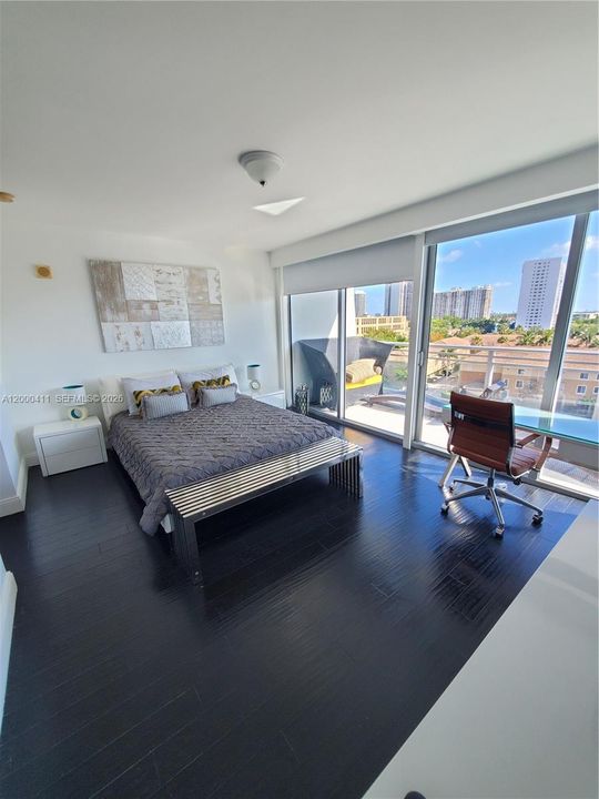 For Sale: $799,000 (2 beds, 2 baths, 1376 Square Feet)