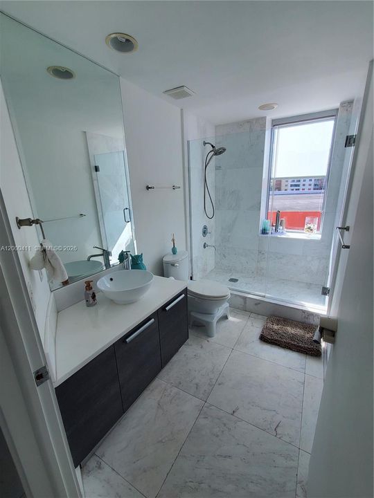 For Sale: $799,000 (2 beds, 2 baths, 1376 Square Feet)