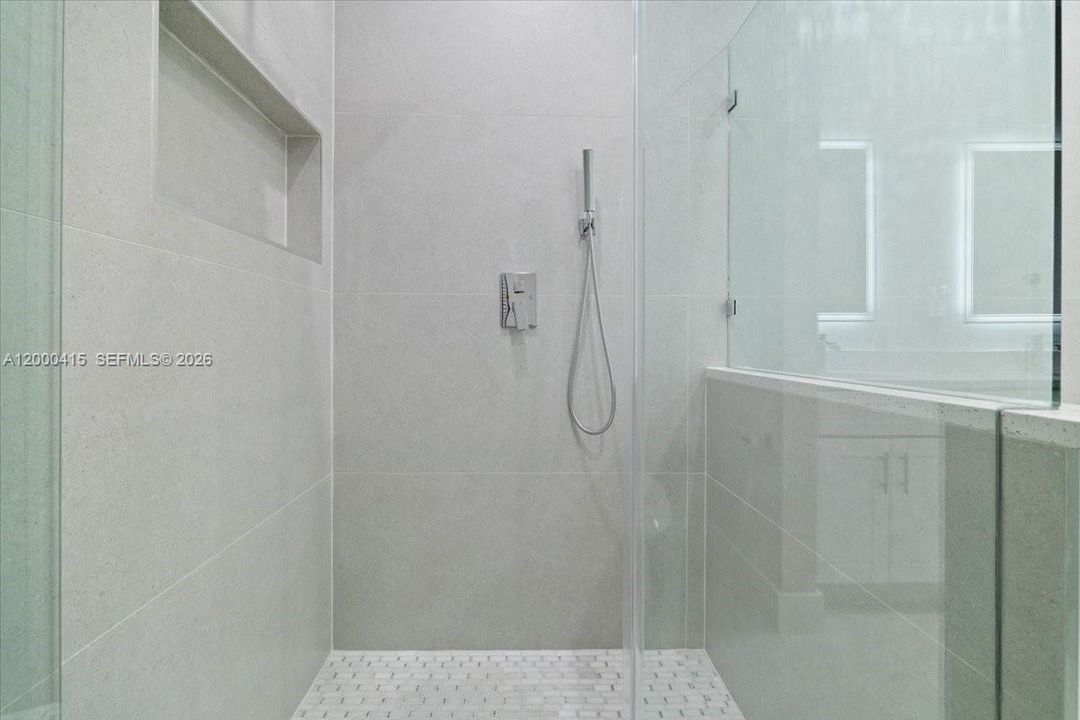 合同活跃: $499,900 (2 贝兹, 2 浴室, 0 平方英尺)