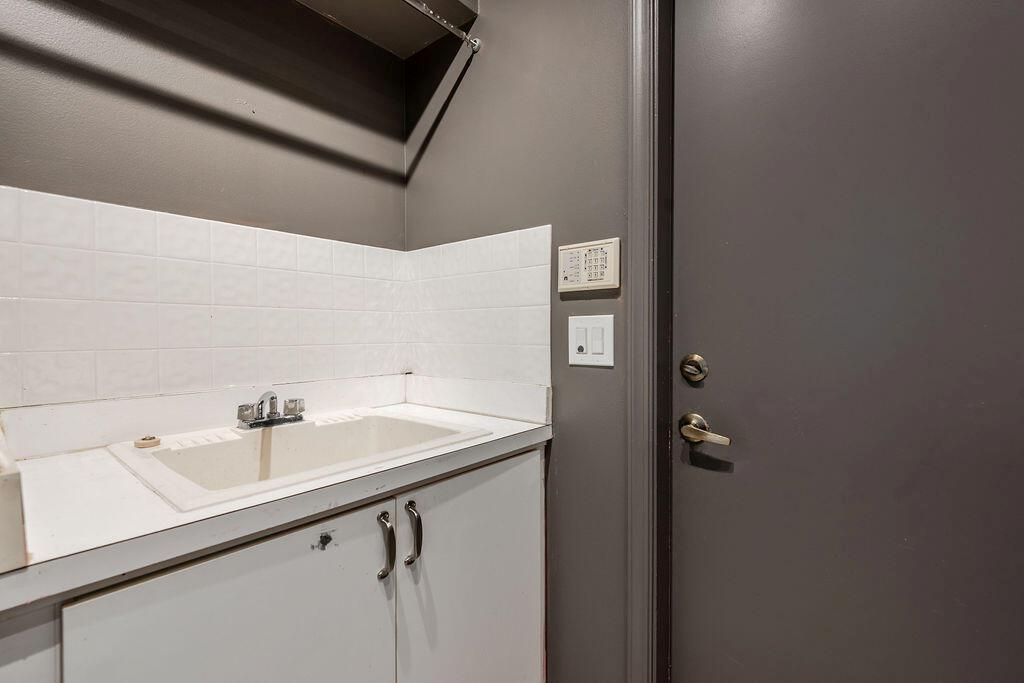 7828DorchesterRd.-2