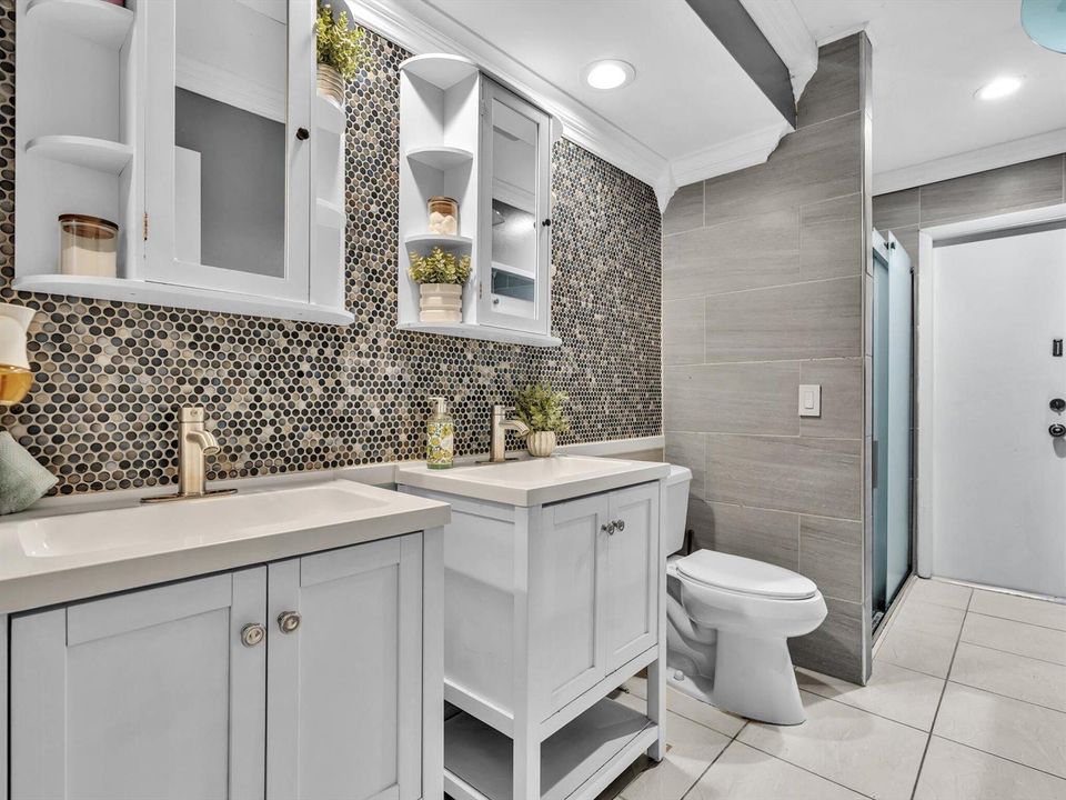 Cabana Guest Bath