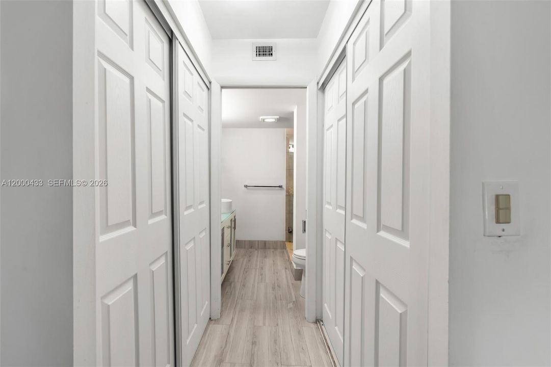 For Sale: $365,000 (2 beds, 2 baths, 1095 Square Feet)