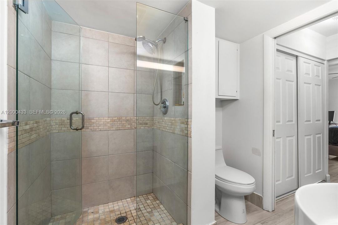 For Sale: $365,000 (2 beds, 2 baths, 1095 Square Feet)