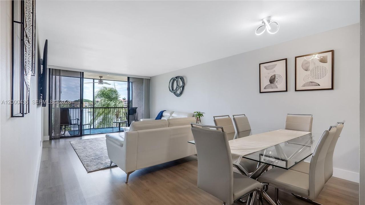 En Venta: $225,000 (2 camas, 2 baños, 990 Pies cuadrados)
