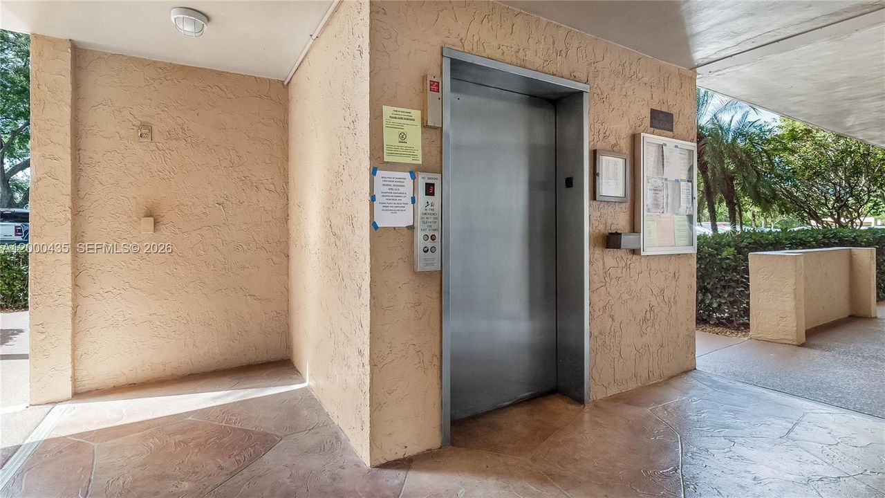 En Venta: $225,000 (2 camas, 2 baños, 990 Pies cuadrados)