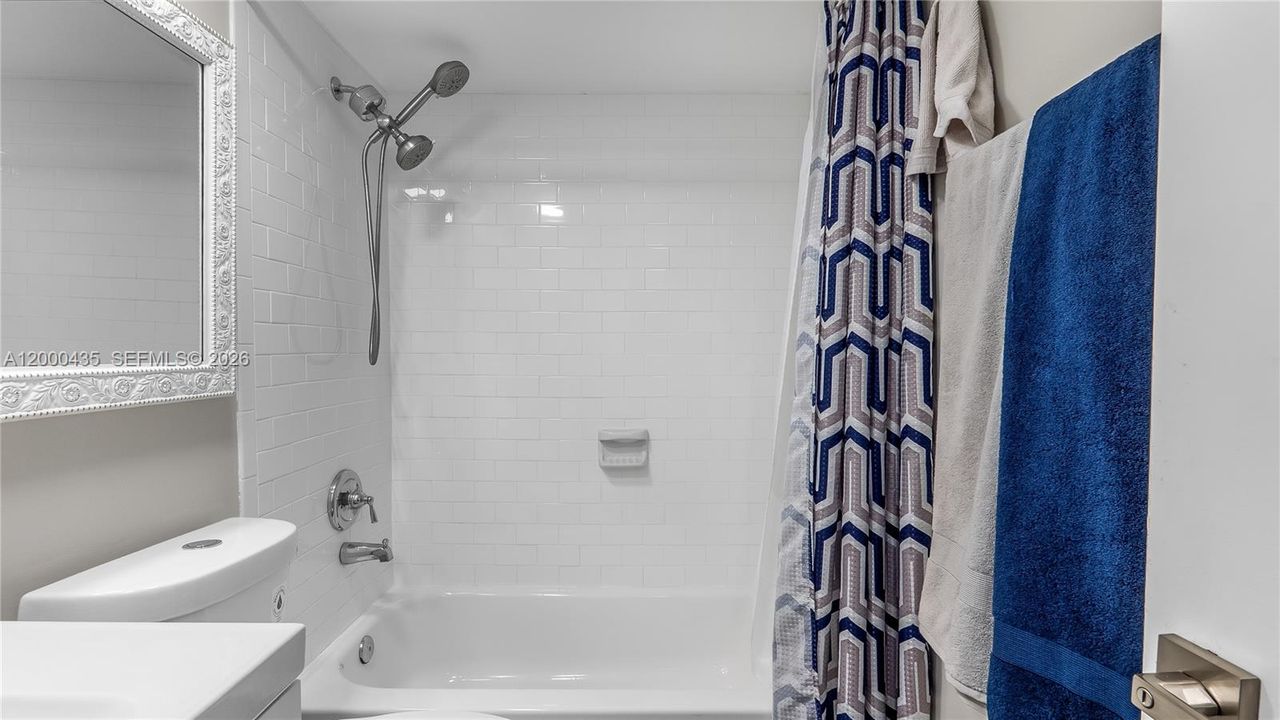En Venta: $225,000 (2 camas, 2 baños, 990 Pies cuadrados)
