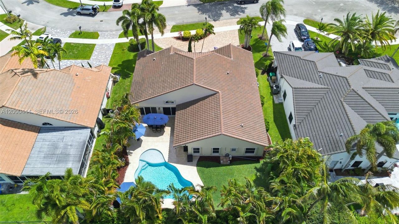 Active With Contract: $899,000 (3 beds, 2 baths, 2438 Square Feet)