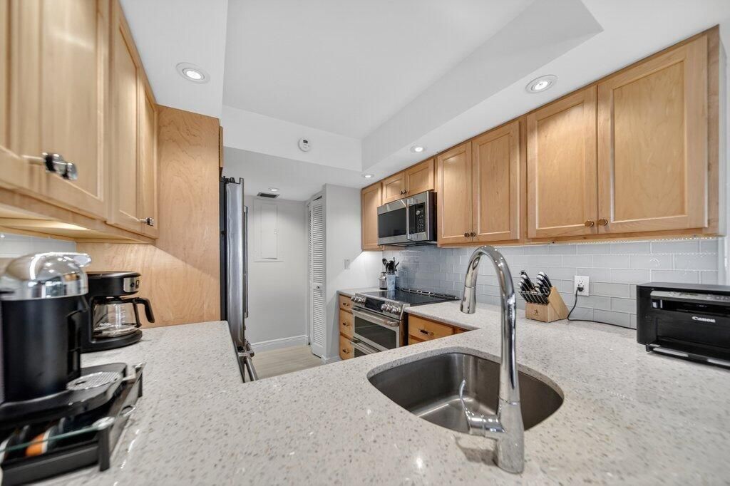 kitchen4.jpg-SMALL