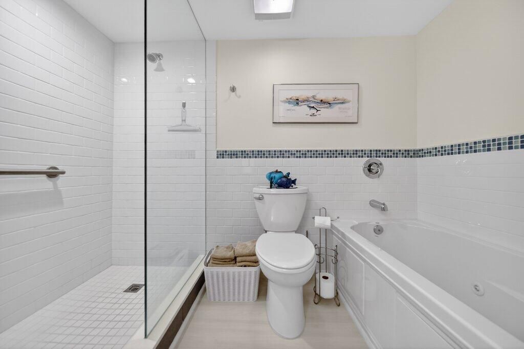primarybath3.jpg-SMALL