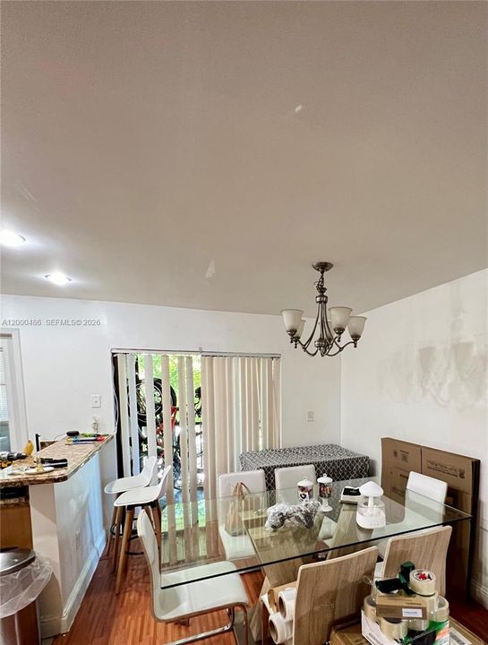 For Sale: $225,000 (2 beds, 2 baths, 940 Square Feet)