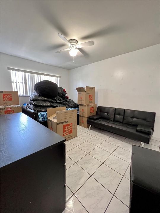 For Sale: $225,000 (2 beds, 2 baths, 940 Square Feet)