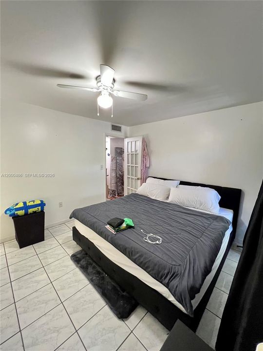 For Sale: $225,000 (2 beds, 2 baths, 940 Square Feet)