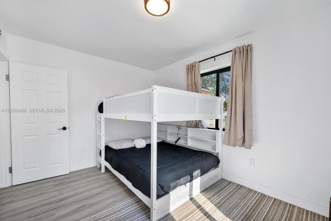 В аренду: $4,500 (3 спален, 3 ванн, 1724 Квадратных фут)