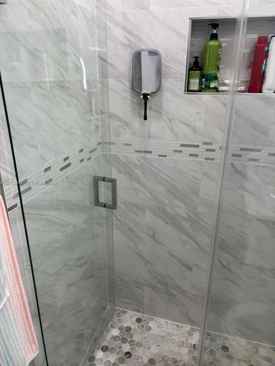 En Venta: $230,000 (2 camas, 1 baños, 800 Pies cuadrados)