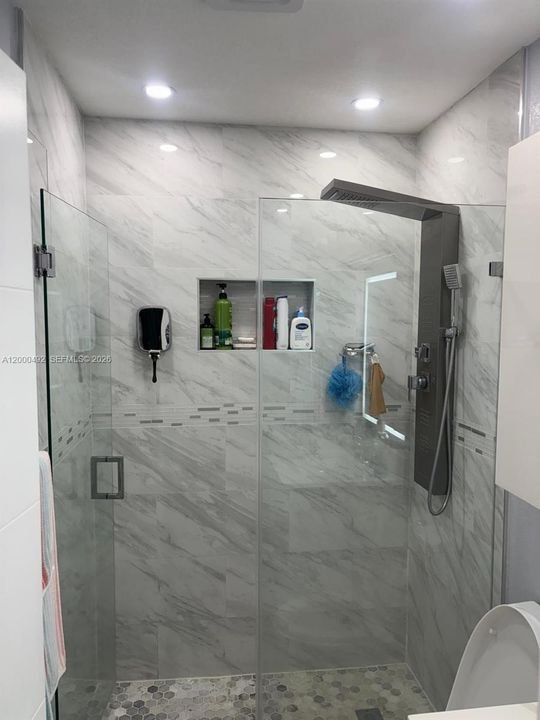 En Venta: $230,000 (2 camas, 1 baños, 800 Pies cuadrados)