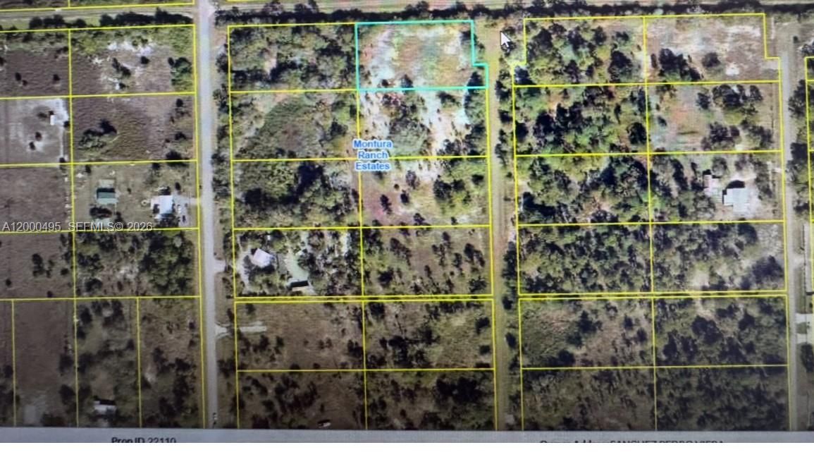 En Venta: $65,000 (0.99 acres)