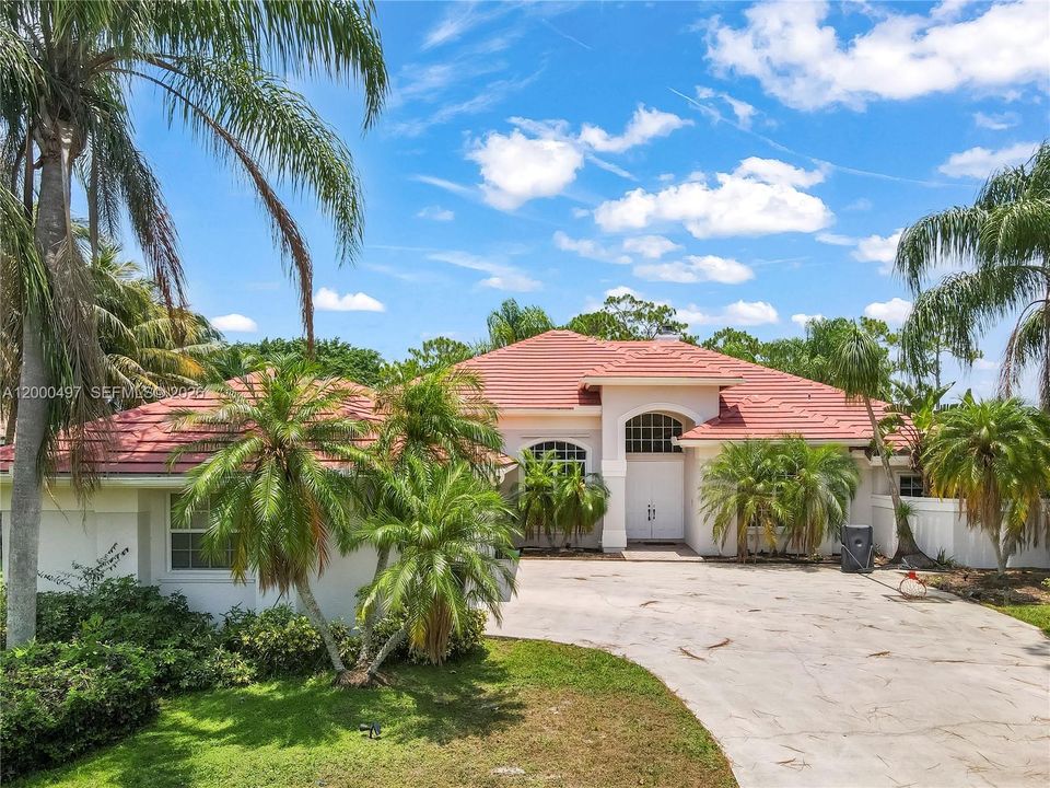 For Sale: $1,200,000 (4 beds, 3 baths, 2935 Square Feet)