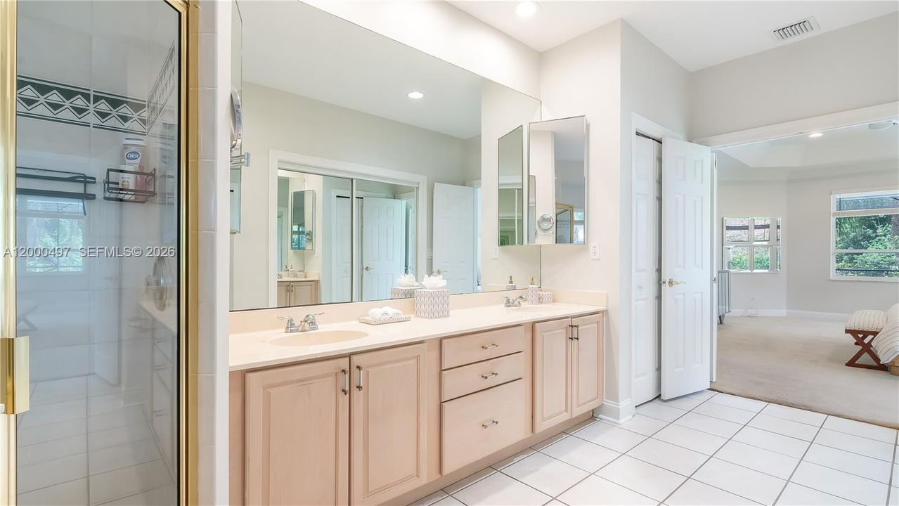 For Sale: $1,200,000 (4 beds, 3 baths, 2935 Square Feet)