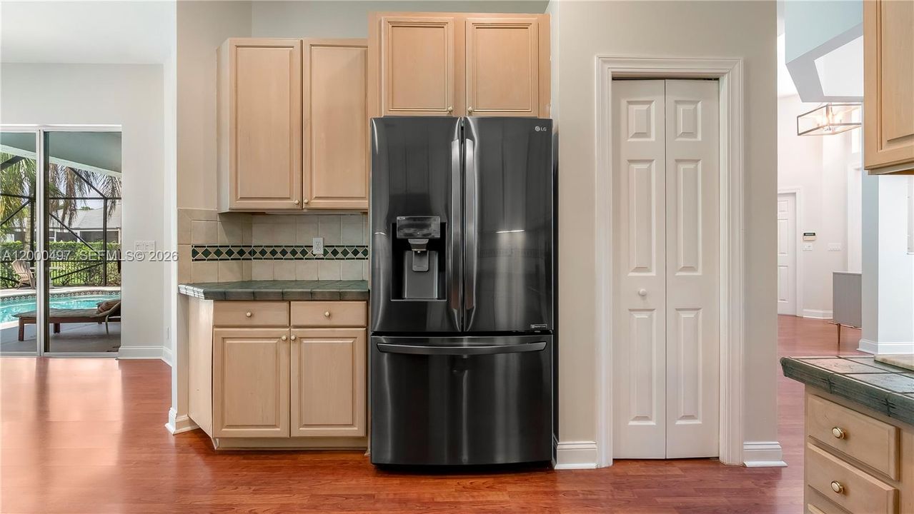For Sale: $1,200,000 (4 beds, 3 baths, 2935 Square Feet)