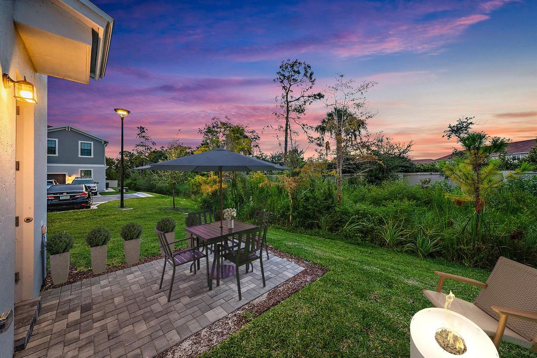 501 SW Sally Way (40s)