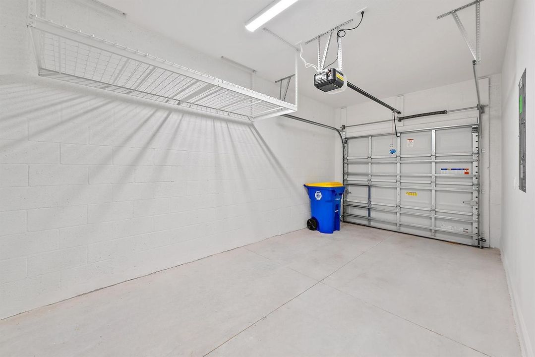 501 SW Sally Way (24e)