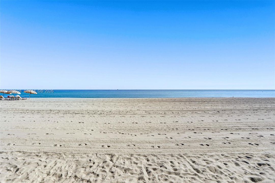 WAY TO THE BEACH