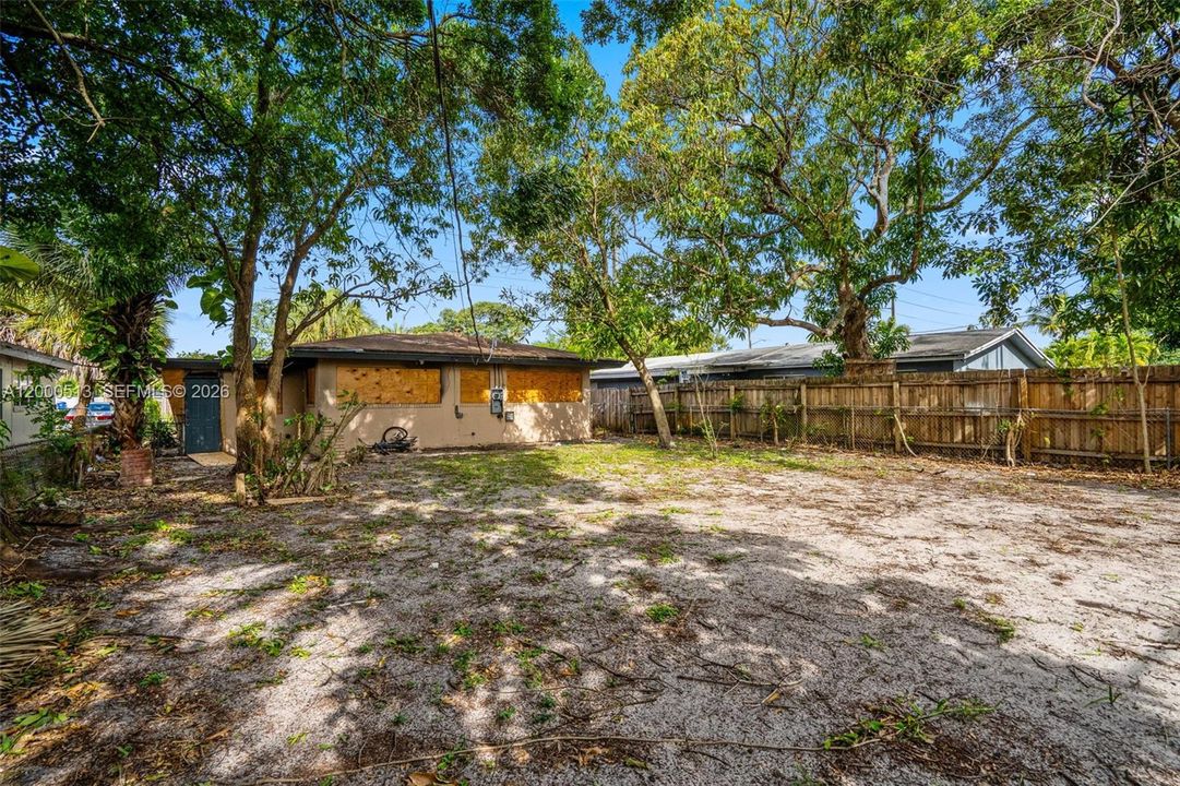 Activo con contrato: $159,900 (2 camas, 1 baños, 1072 Pies cuadrados)