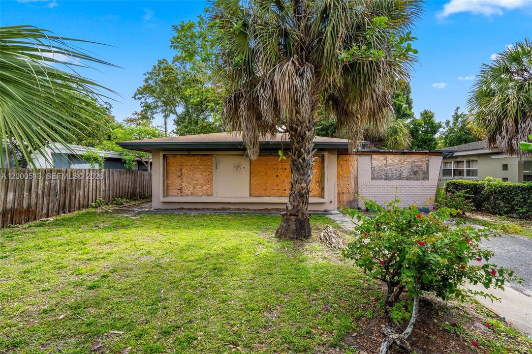Activo con contrato: $159,900 (2 camas, 1 baños, 1072 Pies cuadrados)