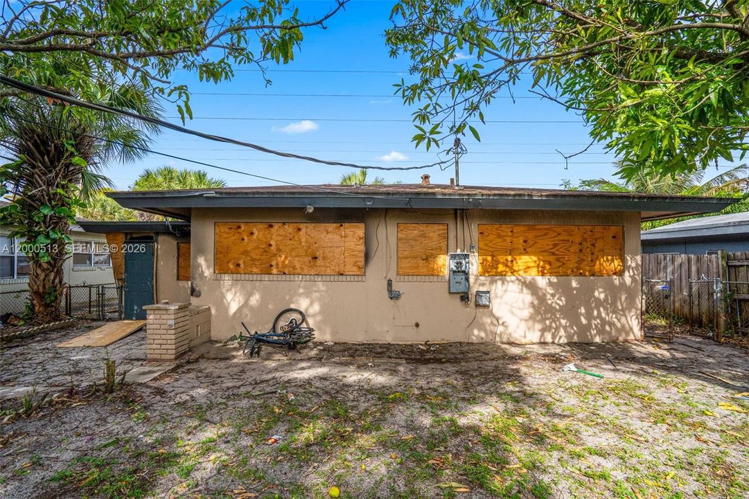 Activo con contrato: $159,900 (2 camas, 1 baños, 1072 Pies cuadrados)