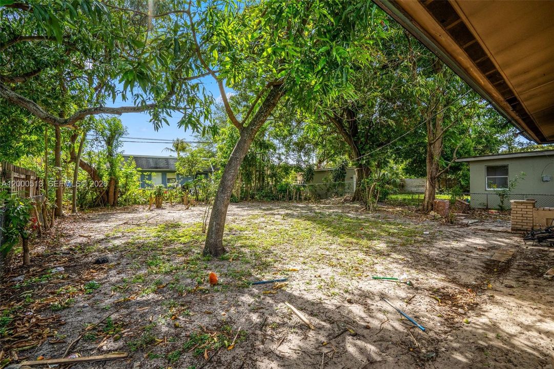 Activo con contrato: $159,900 (2 camas, 1 baños, 1072 Pies cuadrados)
