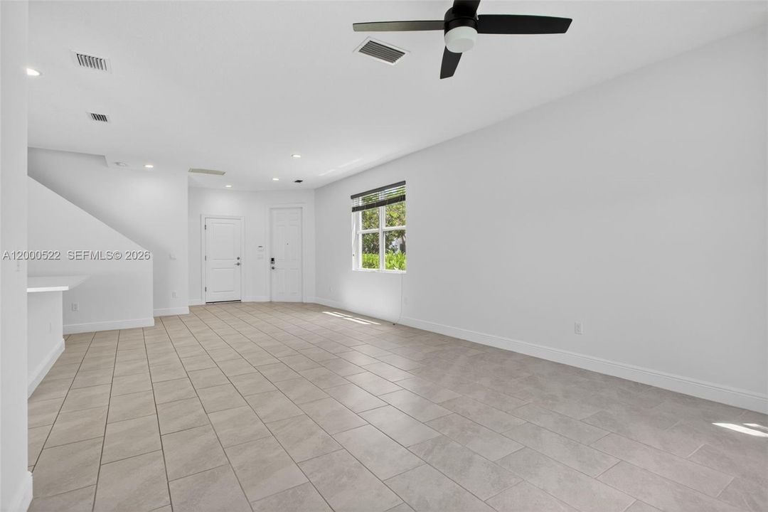 En Venta: $599,995 (3 camas, 2 baños, 1850 Pies cuadrados)