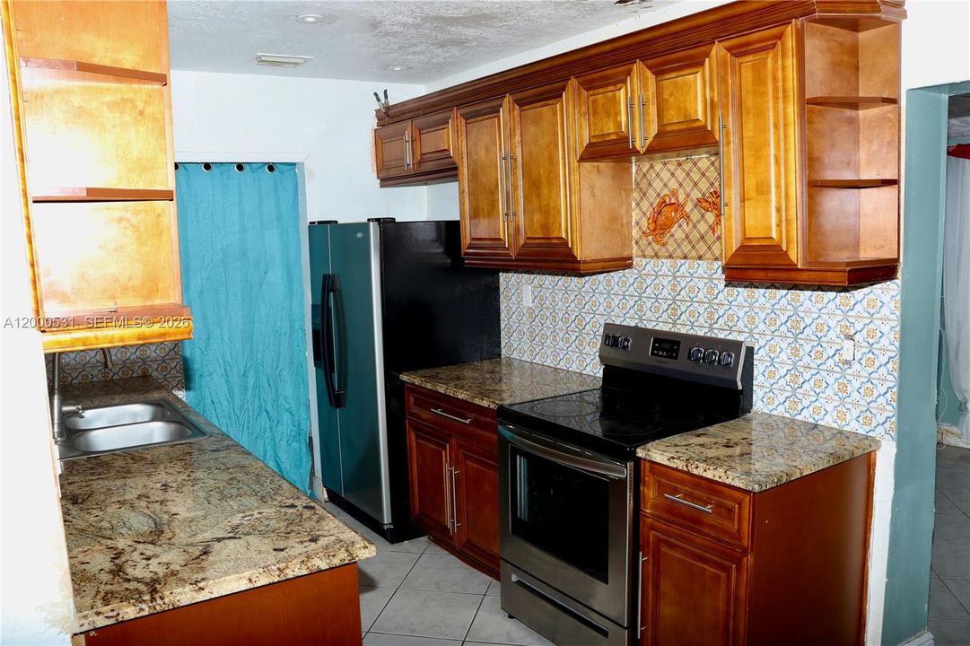 Недавно продано: $505,000 (4 спален, 2 ванн, 1708 Квадратных фут)